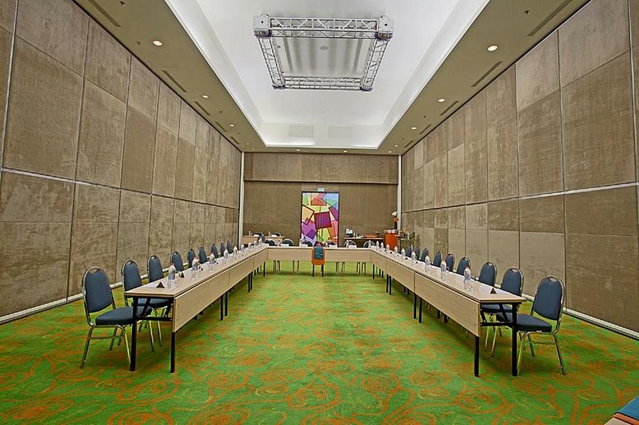Harris Hotel And Conventions Kelapa Gading Джакарта Екстер'єр фото