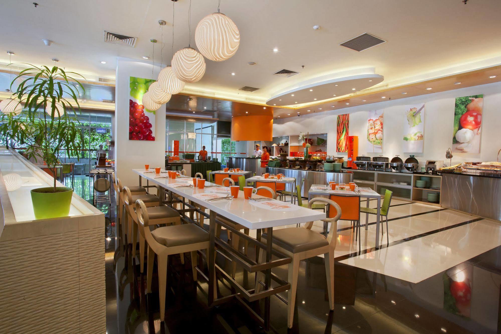 Harris Hotel And Conventions Kelapa Gading Джакарта Екстер'єр фото